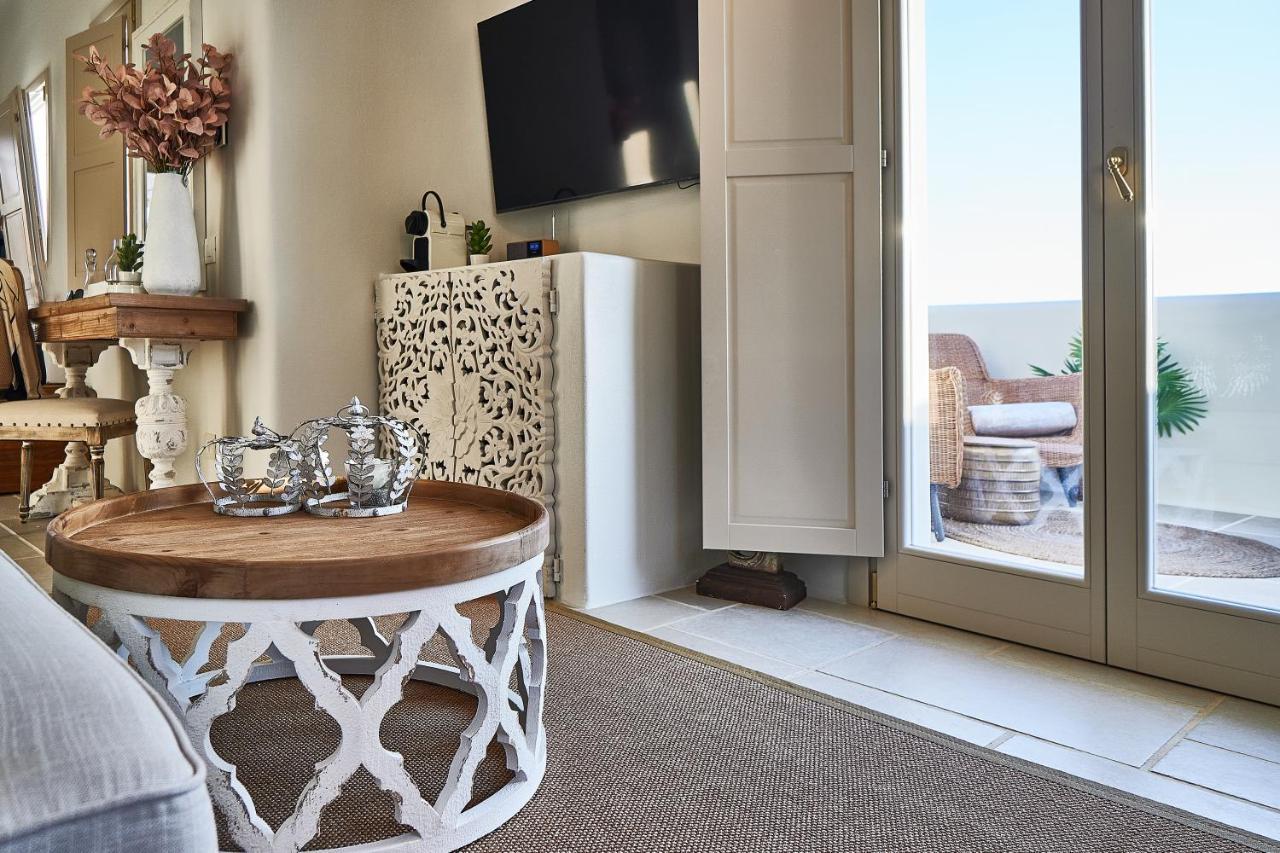 Aqua Mykonos Suites - Adults Only トゥルロス エクステリア 写真